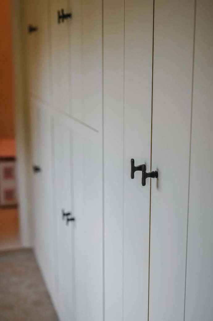 maatkast door le noble geplaatst